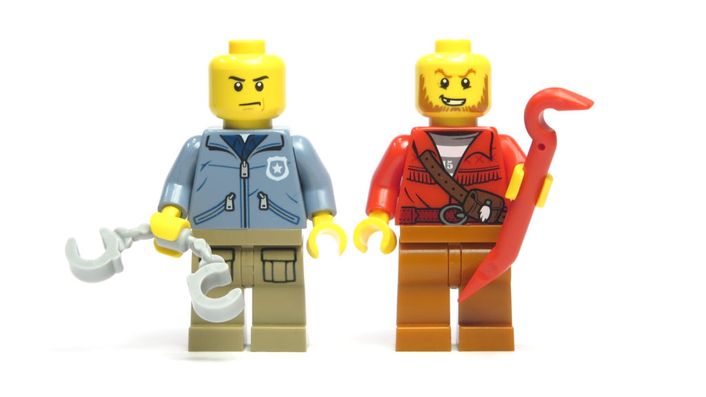 LEGO® City 60170 Offroad-Verfolgungsjagd - Vorderseite Minifiguren ohne Kopfbedeckung | © 2018 Brickzeit