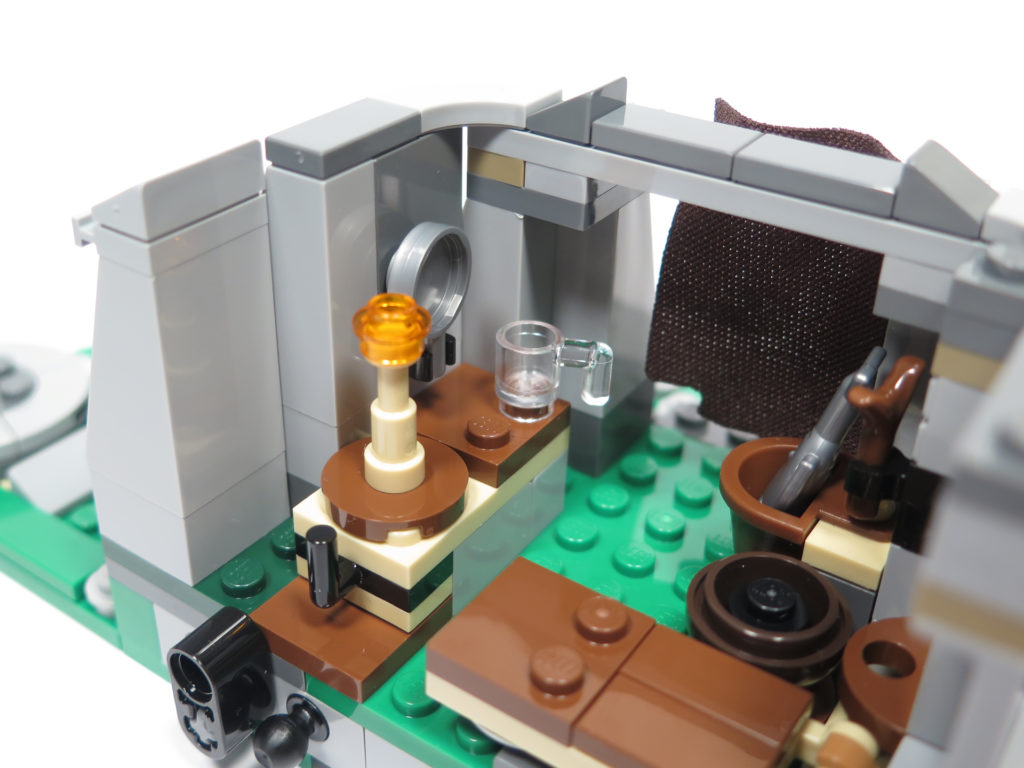 LEGO® Star Wars™ 75200 Ahch-To Island™ Training - Innen linke Seite | ©2018 Brickzeit