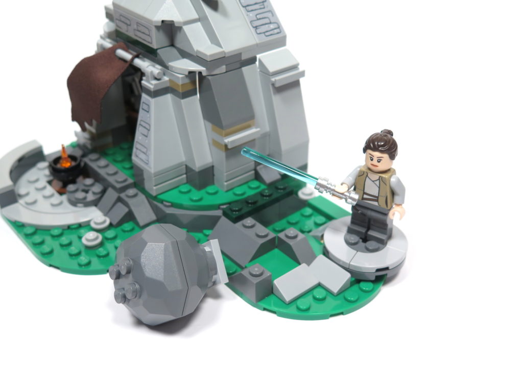 LEGO® Star Wars™ 75200 Ahch-To Island™ Training - Übungsplatz 2 | ©2018 Brickzeit