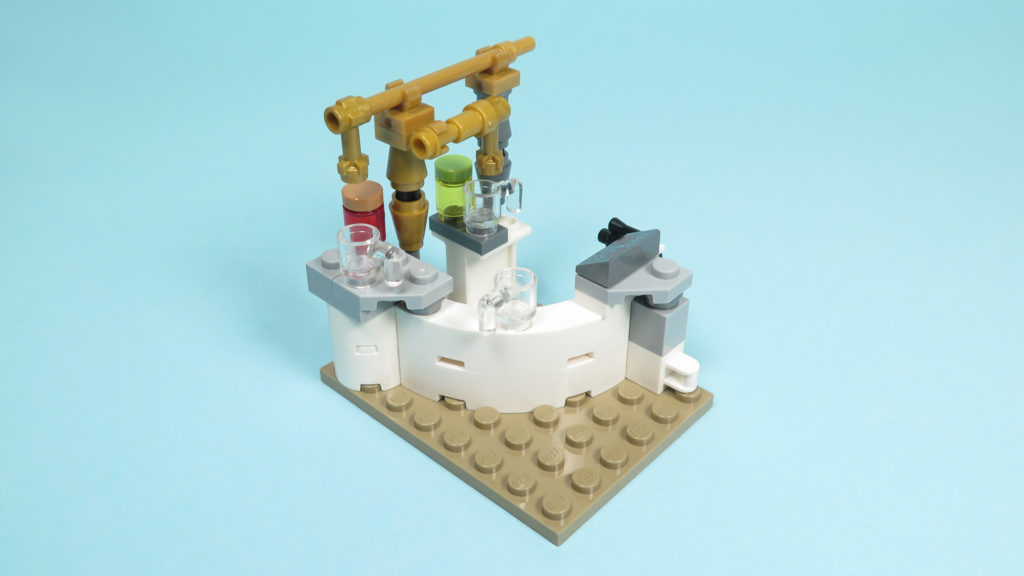 LEGO® Star Wars™ 75205 Mos Eisley Cantina™ - Bauabschnitt 2 - Bar - Vorderseite | ©2018 Brickzeit