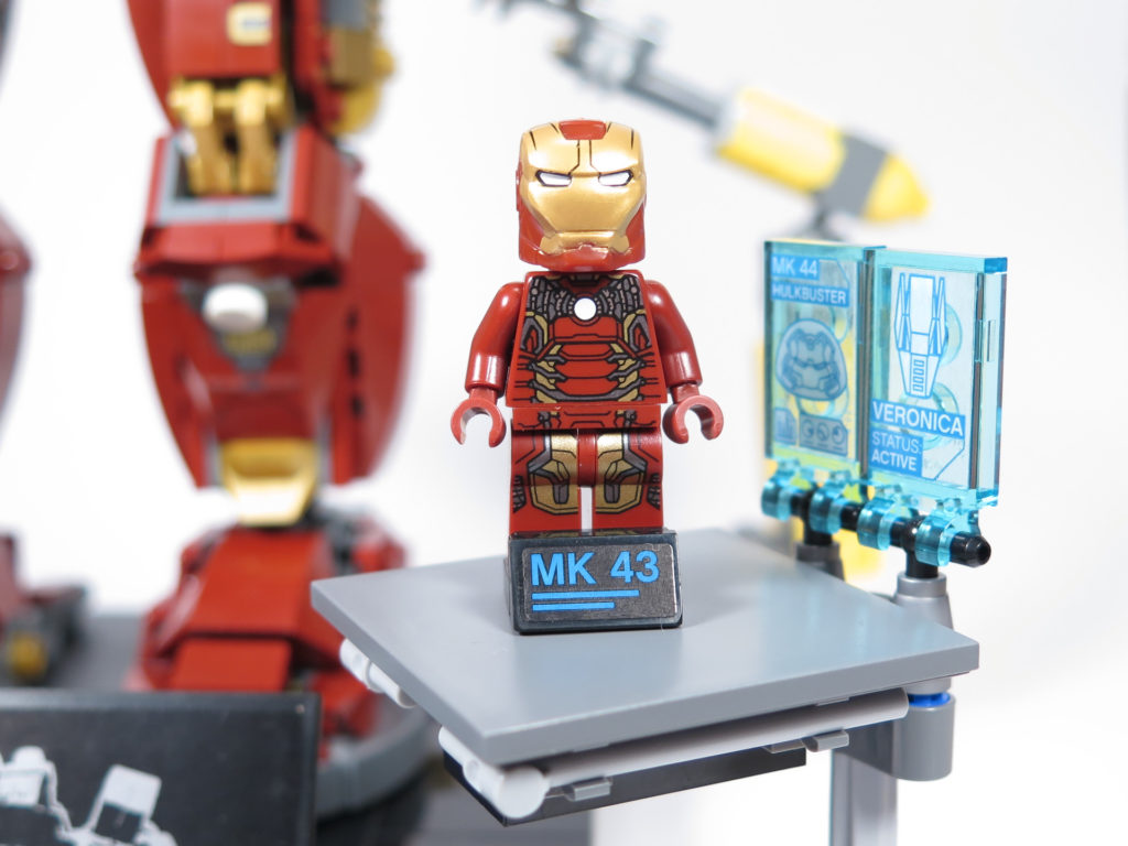 LEGO® Marvel Super Heroes - 76105 - Der Hulkbuster: Ultron Edition - Iron Man auf Arbeitsplattform | ©2018 Brickzeit