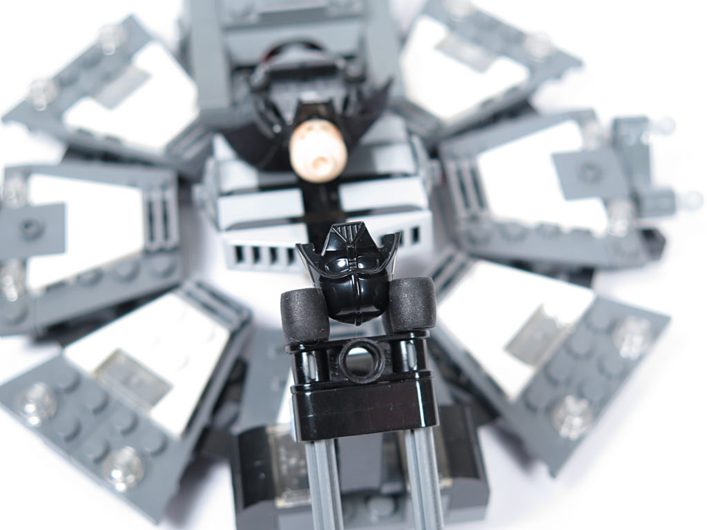 LEGO® Star Wars™ 75183 Darth Vader™ Transformation - Helmhalter | ©2018 Brickzeit