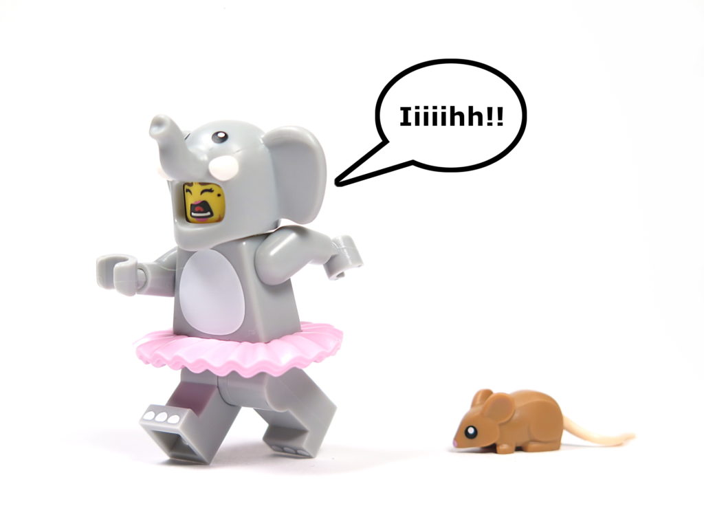 LEGO® Minifiguren Serie 18 (71021) - Elefantenmädchen hat Angst vor Maus | ©2018 Brickzeit