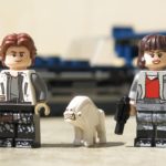 LEGO® Star Wars™ Han Solo's Landspeeder™ (75209) - Han Solo & Qi'ra & Correlian Hound vor Landspeeder | ©2018 Brickzeit