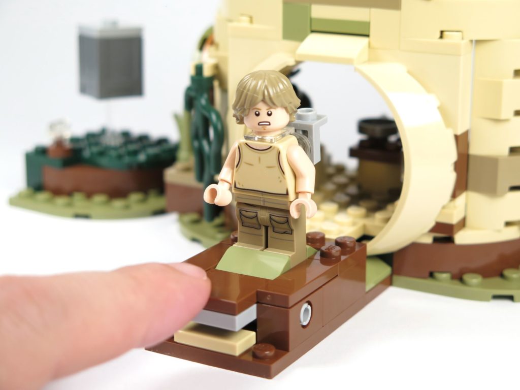 LEGO® Star Wars™ Yoda's Hütte (75208) - Plattform, Luke steht | ©2018 Brickzeit