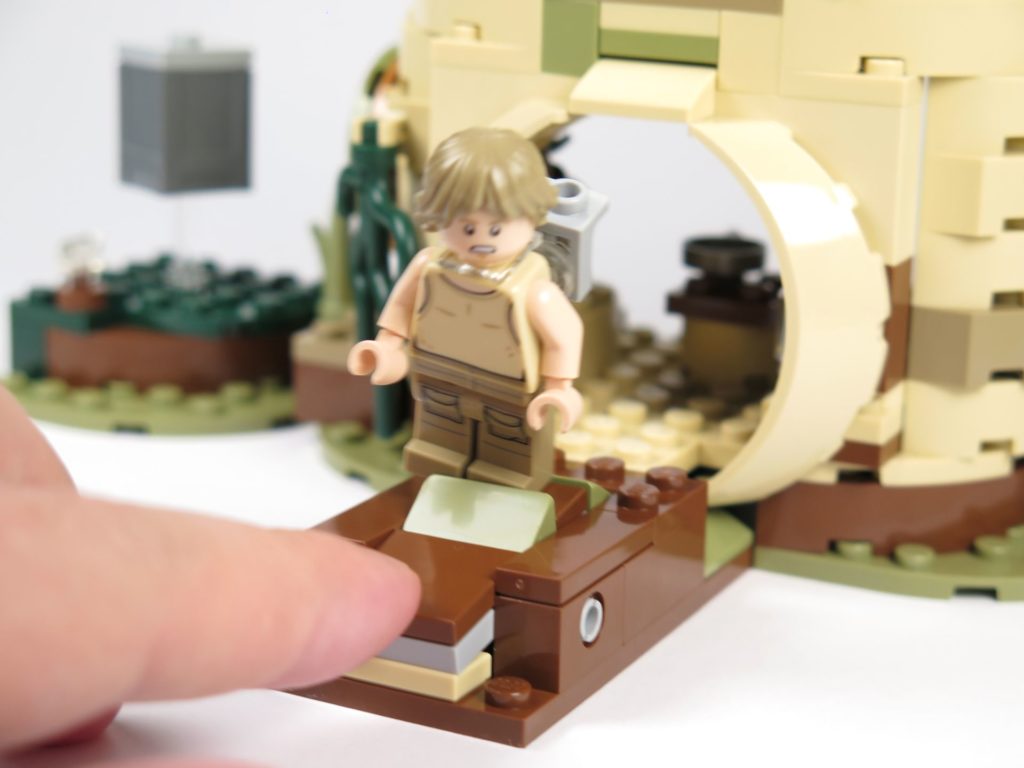LEGO® Star Wars™ Yoda's Hütte (75208) - Plattform, Luke in der Luft | ©2018 Brickzeit