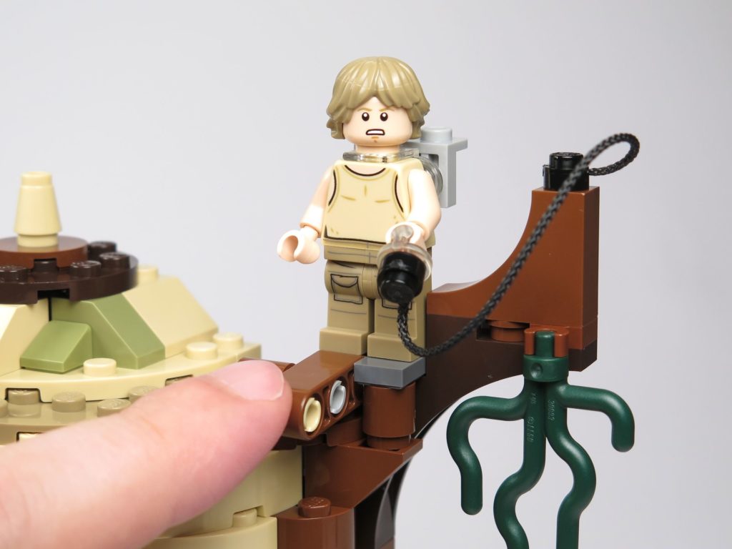 LEGO® Star Wars™ Yoda's Hütte (75208) - Luke bereit zum Sprung | ©2018 Brickzeit