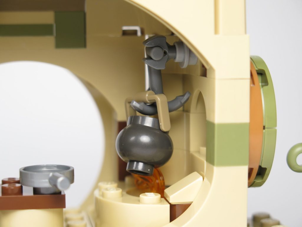 LEGO® Star Wars™ Yoda's Hütte (75208) - Kessel am Haken | ©2018 Brickzeit