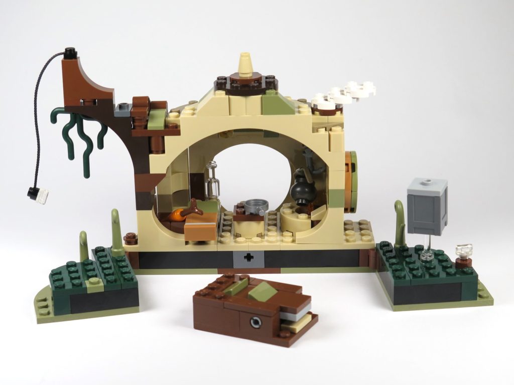 LEGO® Star Wars™ Yoda's Hütte (75208) - Rückseite geöffnet | ©2018 Brickzeit