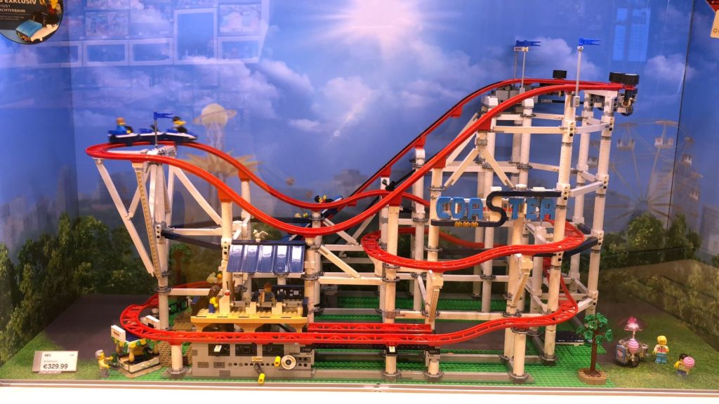 LEGO® Creator Expert Achterbahn (10261) - Schaukasten | ©2018 Brickzeit