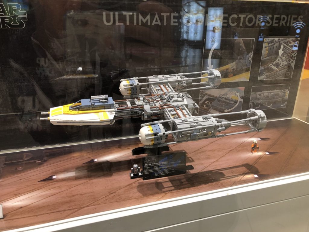 LEGO® Star Wars™ UCS Y-Wing Starfighter (75181) - im Schaufenster | ©2018 Brickzeit