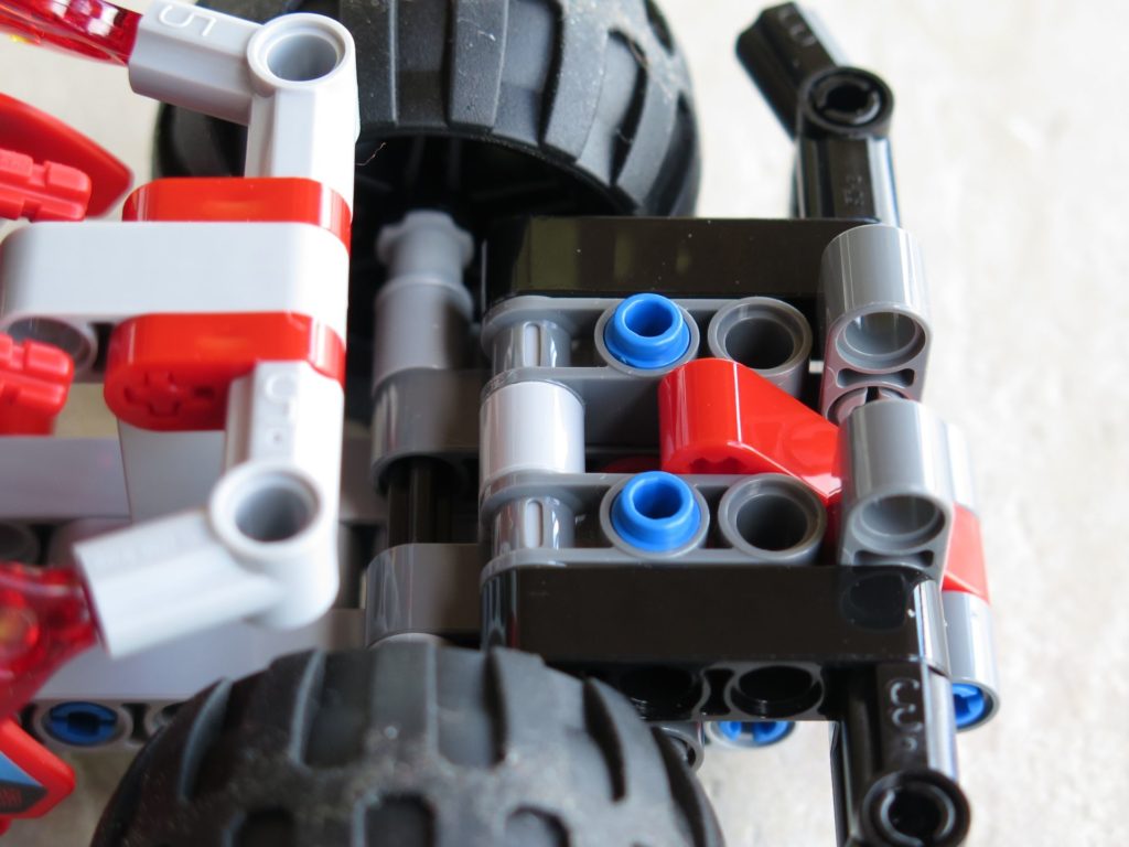 LEGO® Technic BUMMS! (42073) - Halterung für Motorblock | ©2018 Brickzeit