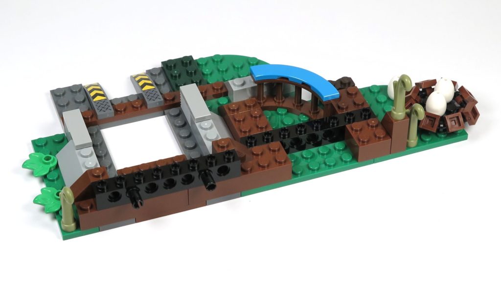 LEGO® Jurassic World Carnotaurus (75929) - Bauabschnitt 4, Teil 1 - Grundaufbau, Rückseite | ©2018 Brickzeit