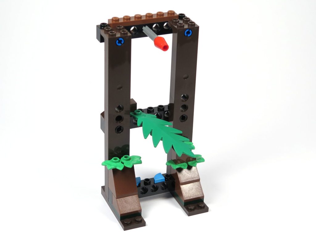 LEGO® Jurassic World Carnotaurus (75929) - Bauabschnitt 5, Teil 2 - Turm Vorderseite | ©2018 Brickzeit