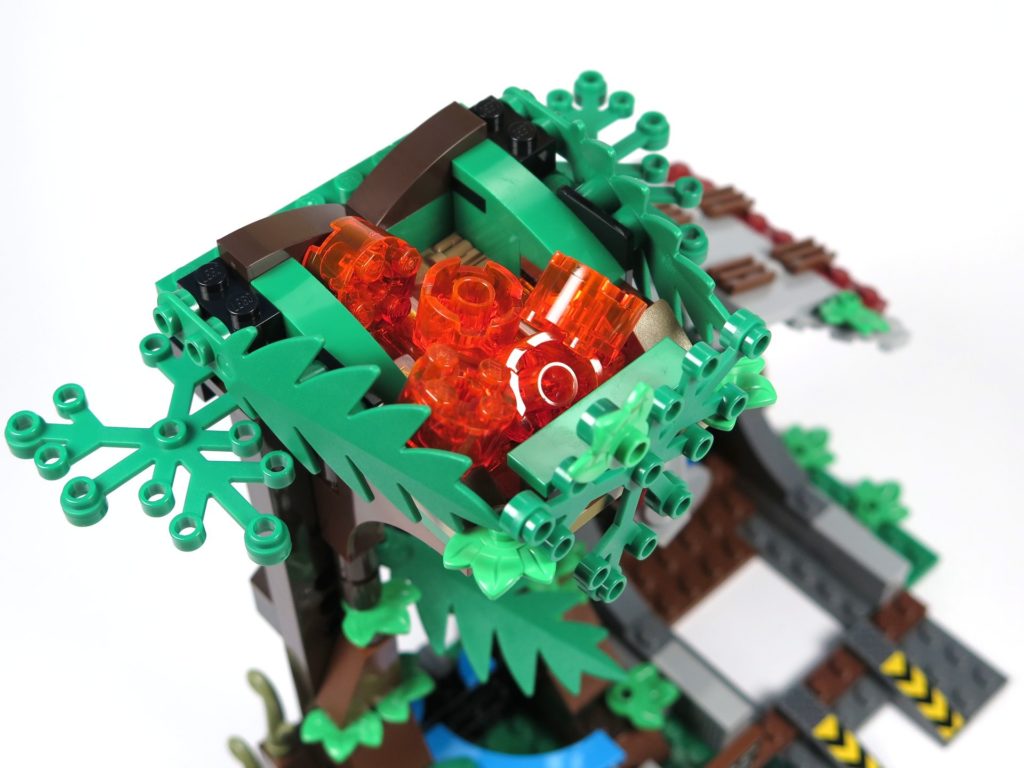 LEGO® Jurassic World Carnotaurus (75929) - Lava im Turm | ©2018 Brickzeit