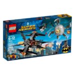 LEGO® DC Comics™ Super Heroes Batman™: Brother Eye™ Takedown (76111) - Packung Vorderseite | ©2018 LEGO Gruppe