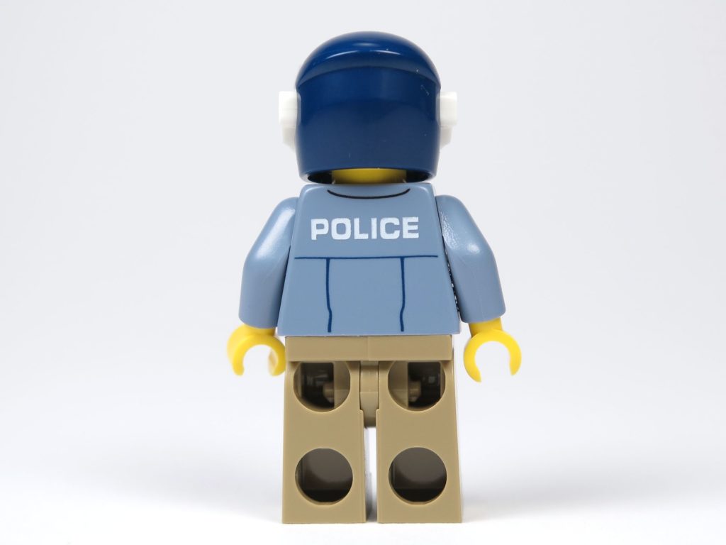 LEGO® City Magazin Nr. 8 - Minifigur Polizist, Rückseite | ©2018 Brickzeit