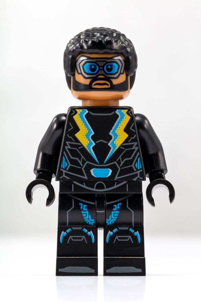 LEGO® DC Comics™ Black Lightning Minifigur - Bild 2 | ©LEGO Gruppe