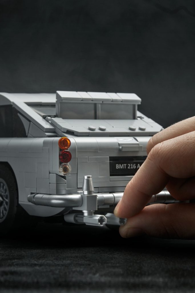 LEGO® James Bond Aston Martin DB5 (10262) - Bild 13 | ©2018 LEGO Gruppe