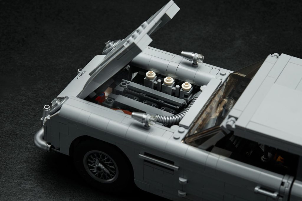 LEGO® James Bond Aston Martin DB5 (10262) - Bild 7 | ©2018 LEGO Gruppe