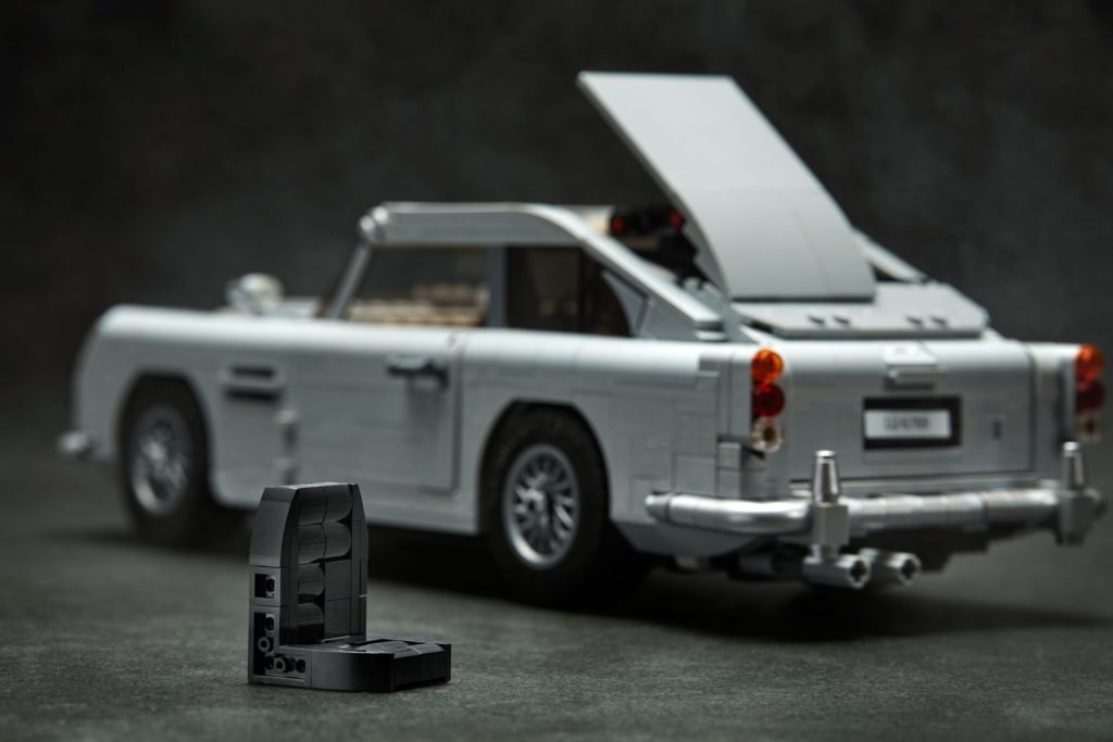 LEGO® James Bond Aston Martin DB5 (10262) - Bild 8 | ©2018 LEGO Gruppe