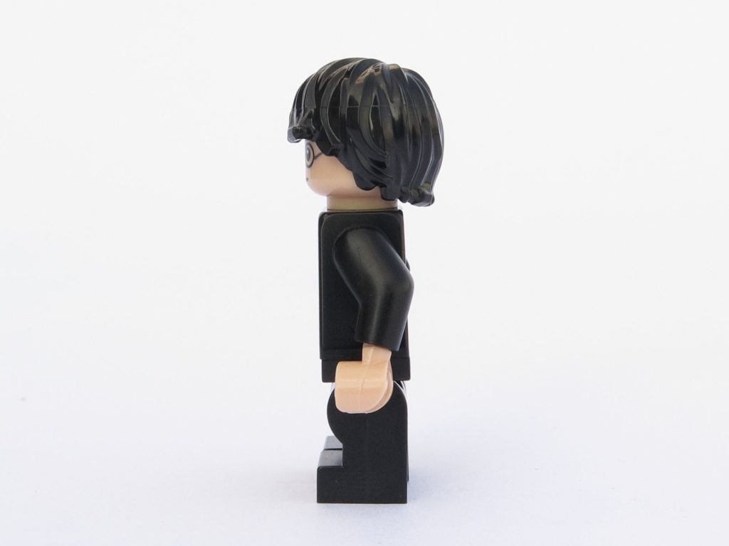 LEGO 71022 - Minifigur 01 - Harry Potter in Schulkleidung - linke Seite | ©2018 Brickzeit