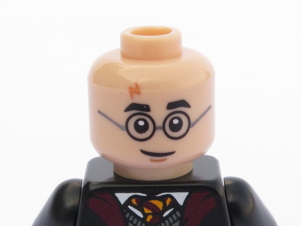 LEGO 71022 - Minifigur 01 - Harry Potter in Schulkleidung - Narbe auf Stirn | ©2018 Brickzeit