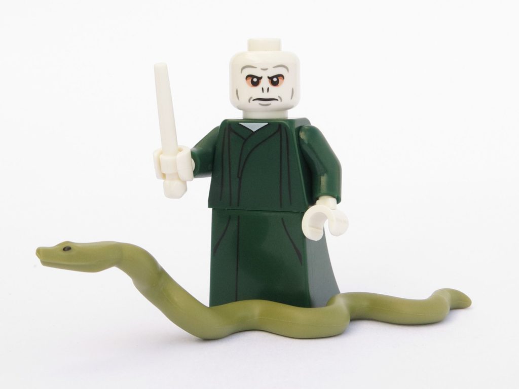 LEGO 71022 - Minifigur 09 - Lord Voldemort mit Schlange Nagini | ©2018 Brickzeit