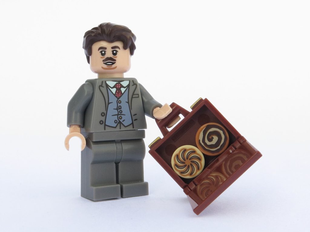 LEGO 71022 - Minifigur 19 - Jakob Kowalski mit Koffer und Backwaren | ©2018 Brickzeit
