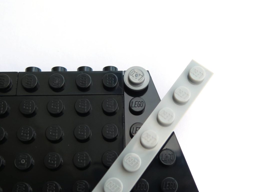 LEGO® 75211 Imperial TIE Fighter - Bauabschnitt 3 - Befestigung Strebe | ©2018 Brickzeit