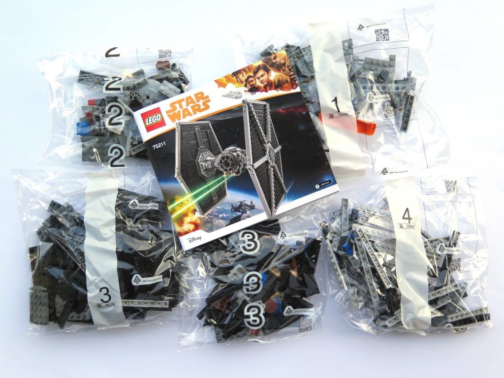 LEGO® 75211 Imperial TIE Fighter - Inhalt | ©2018 Brickzeit