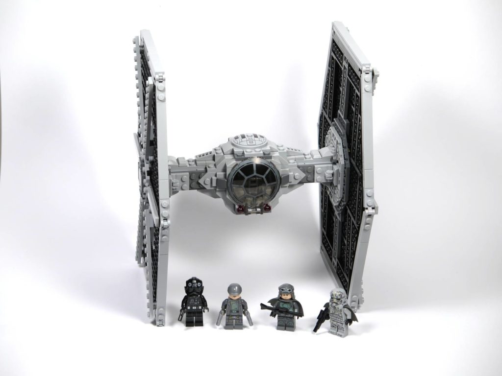 LEGO® Star Wars™ Imperial Tie Fighter 75211 - komplettes Set | ©2018 Brickzeit