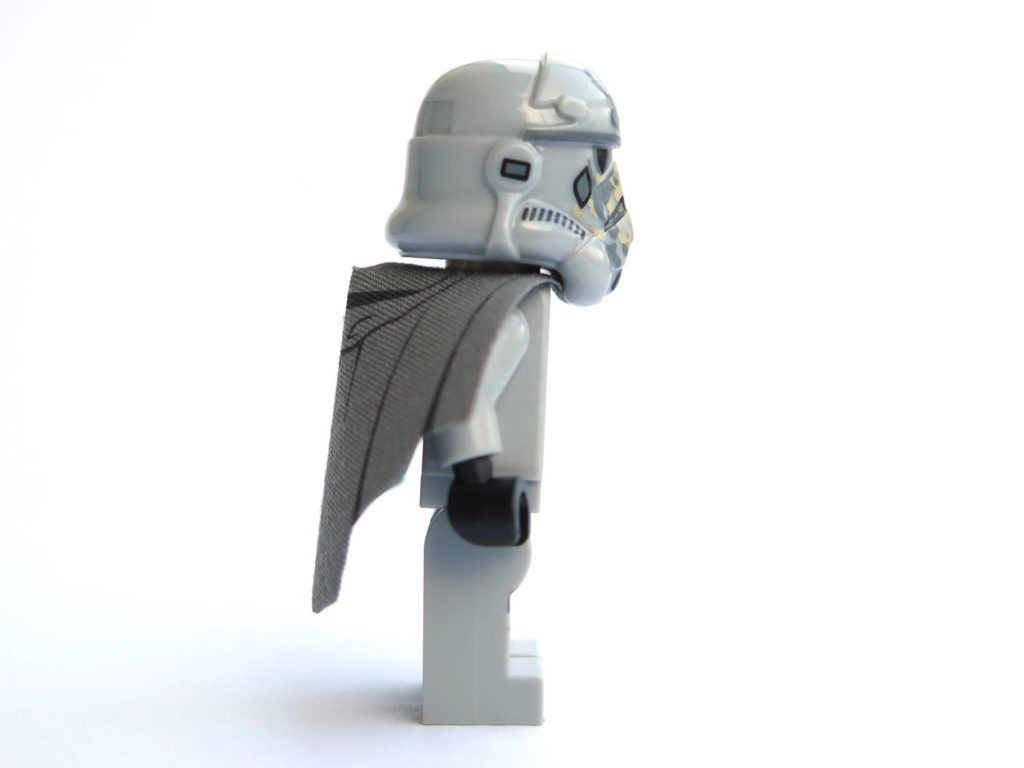 LEGO® 75211 - Minifigur Mimban Stormtrooper - rechte Seite | ©2018 Brickzeit