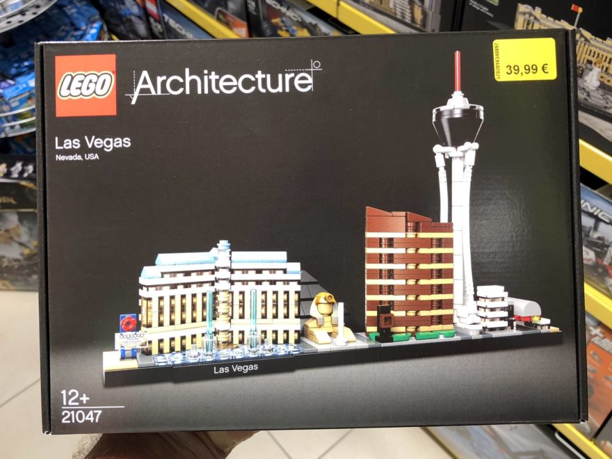LEGO® Architecture Las Vegas 21047 - Packung Vorderseite | ©2018 Brickzeit