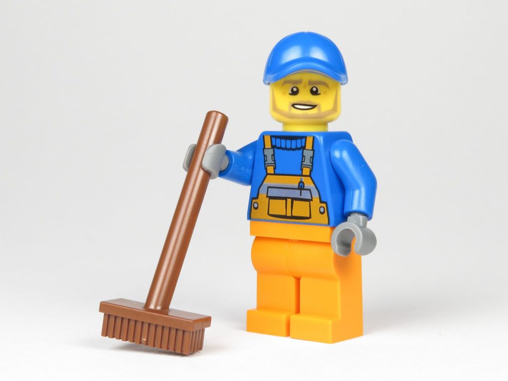 LEGO® City Magazin Nr. 9 - Müllmann mit Besen | ©2018 Brickzeit
