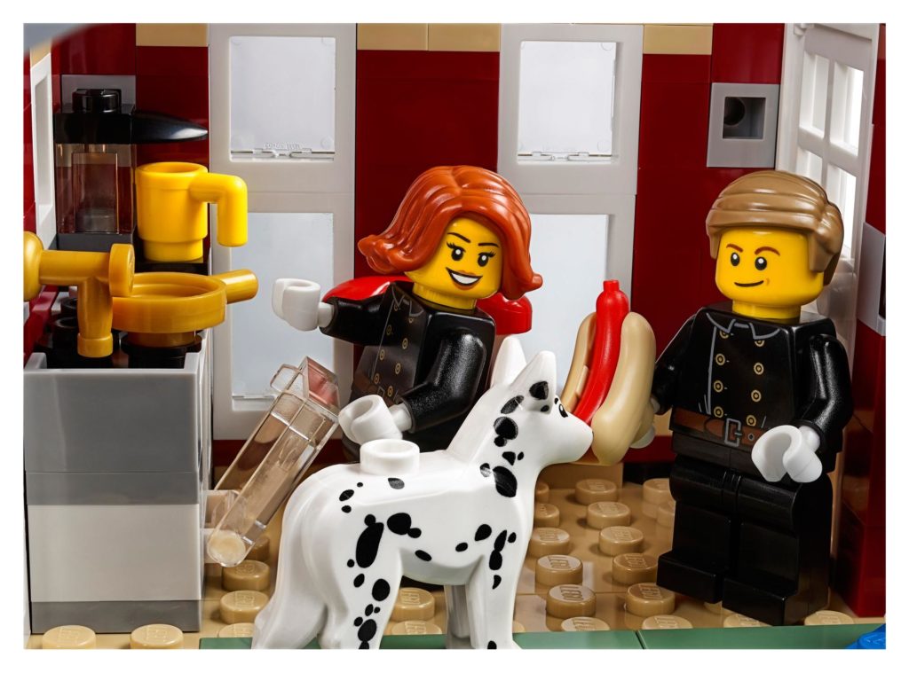 LEGO® Creator Expert 10263 Winter Village Fire Station 10263 - Bild 5 | ©LEGO Gruppe