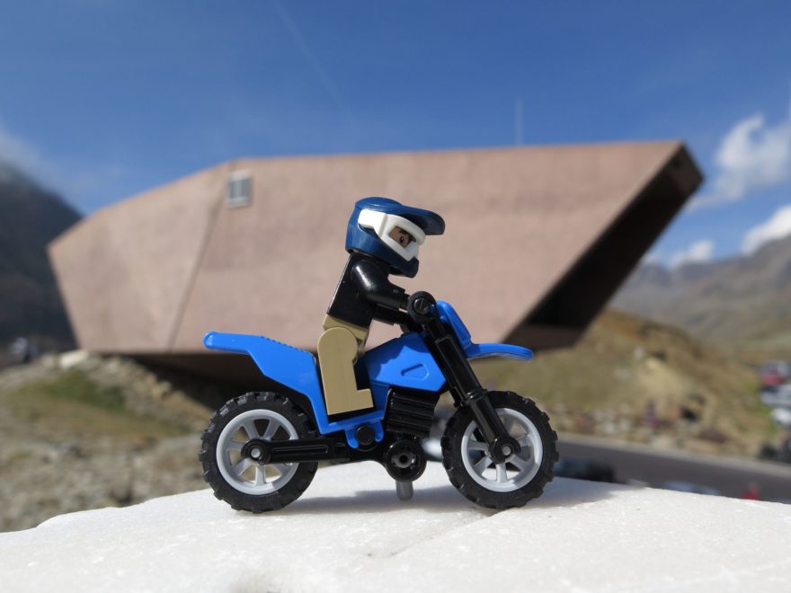LEGO® Motorrad beim Passmuseum | ©2018 Brickzeit