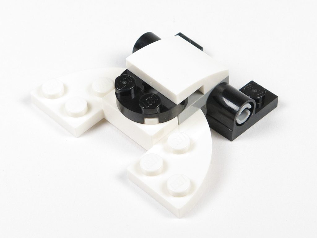 LEGO® Star Wars™ 75203 - Bauabschnitt 3 - kippbare Bodenplatte, links vorne | ©2018 Brickzeit