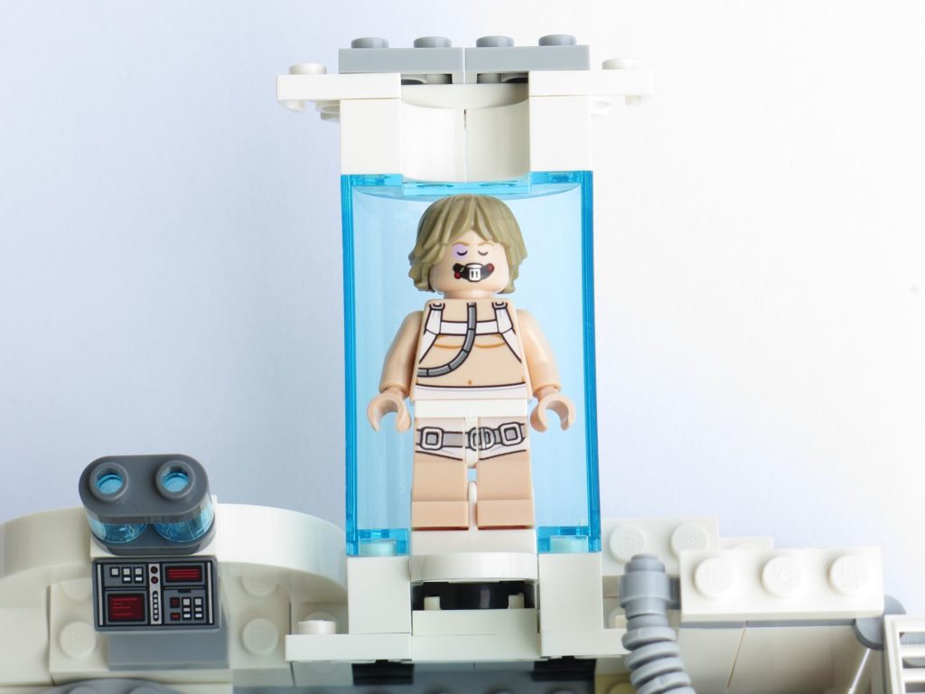 LEGO® Star Wars™ 75203 - Luke wird in Bactatank gesteckt | ©2018 Brickzeit