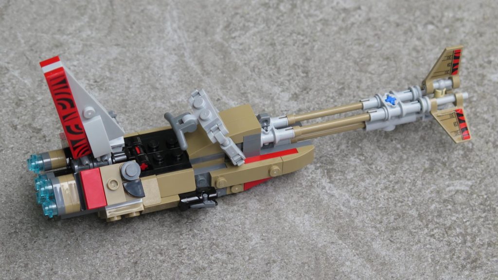 LEGO® Star Wars™ 75215 - Enfys Nest's Swoop Bike auf Stein - rechts, hinten | ©2018 Brickzeit