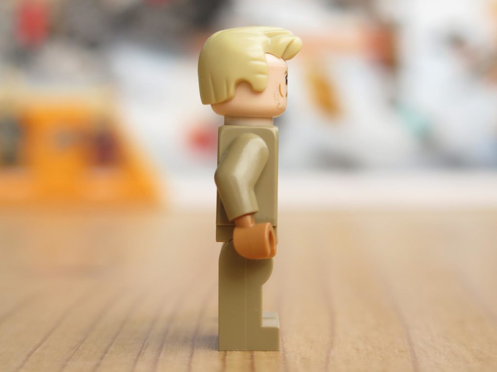 LEGO® Star Wars™ 75215 - Minifigur Tobias Beckett - rechte Seite | ©2018 Brickzeit