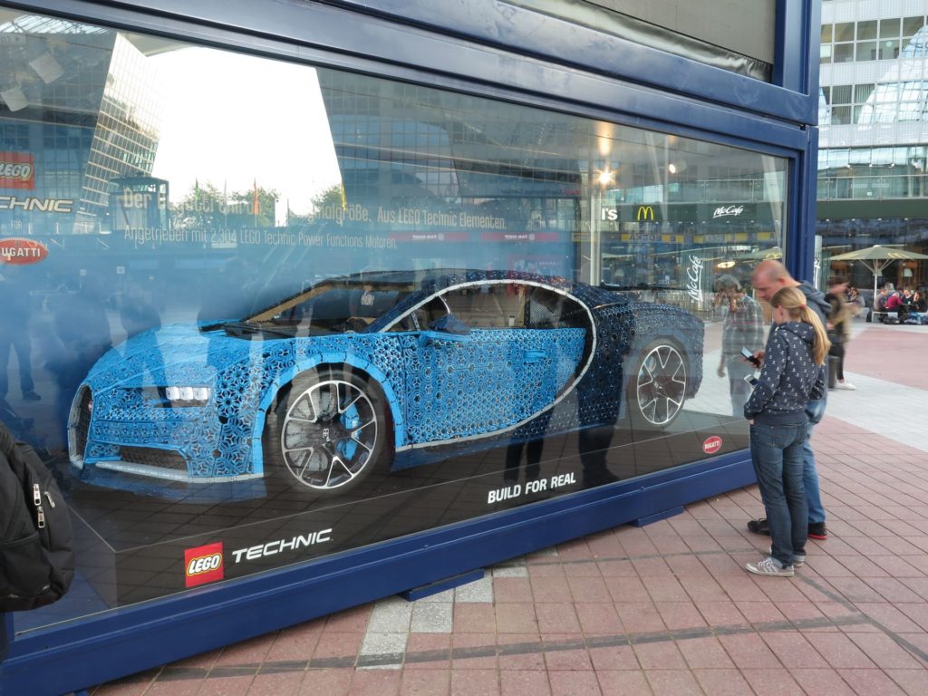LEGO Technic Bugatti Chiron XXL - Bild 4 | ©2018 Brickzeit