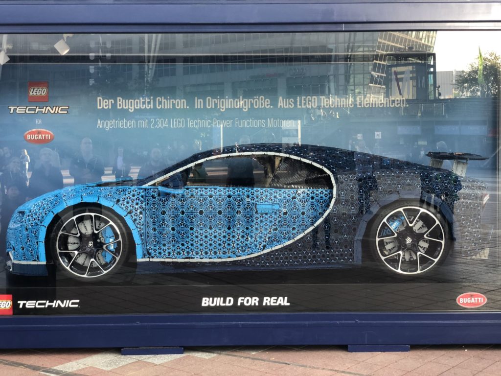 LEGO Technic Bugatti Chiron XXL - Bild 8 | ©2018 Brickzeit