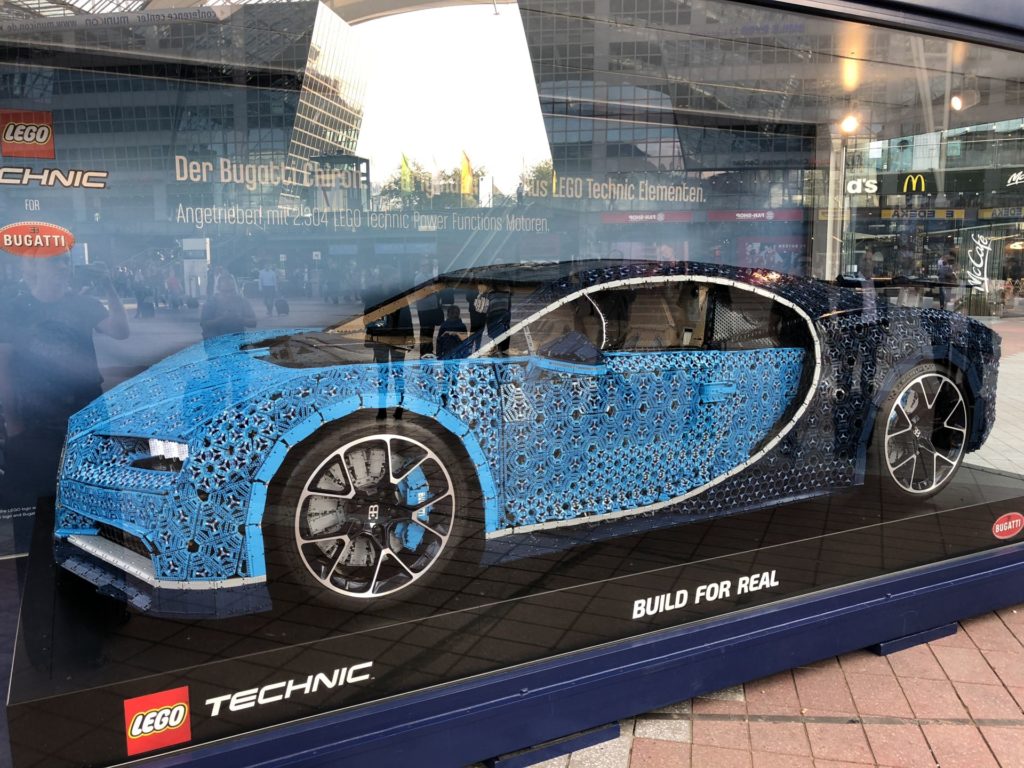 LEGO Technic Bugatti Chiron XXL - Bild 9 | ©2018 Brickzeit