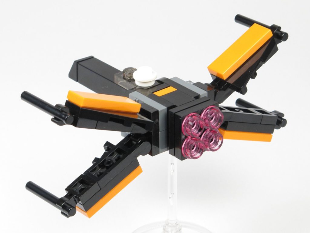 LEGO® Star Wars™ 911841 Poe Damerons X-Wing - offene Flügel, hinten links | ©2018 Brickzeit