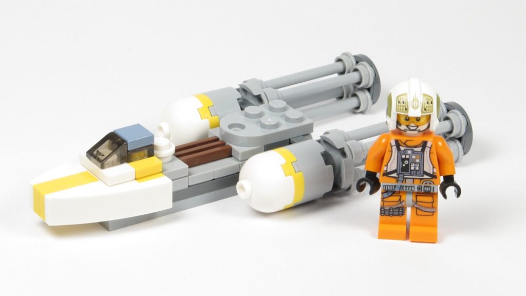 LEGO® Star Wars™ Magazin Nr. 12 - Y-Wing 911730 im Größenvergleich mit Minifigur | ©2018 Brickzeit