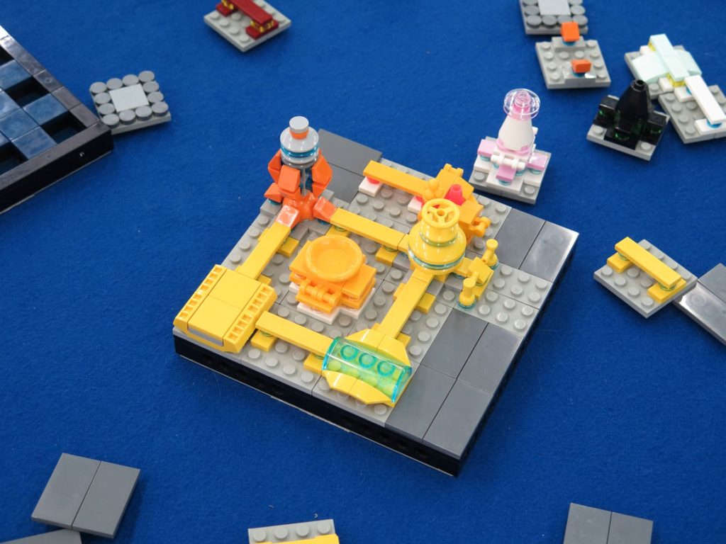LEGO Micro Moonbase - Bild 4 | ©2018 Brickzeit