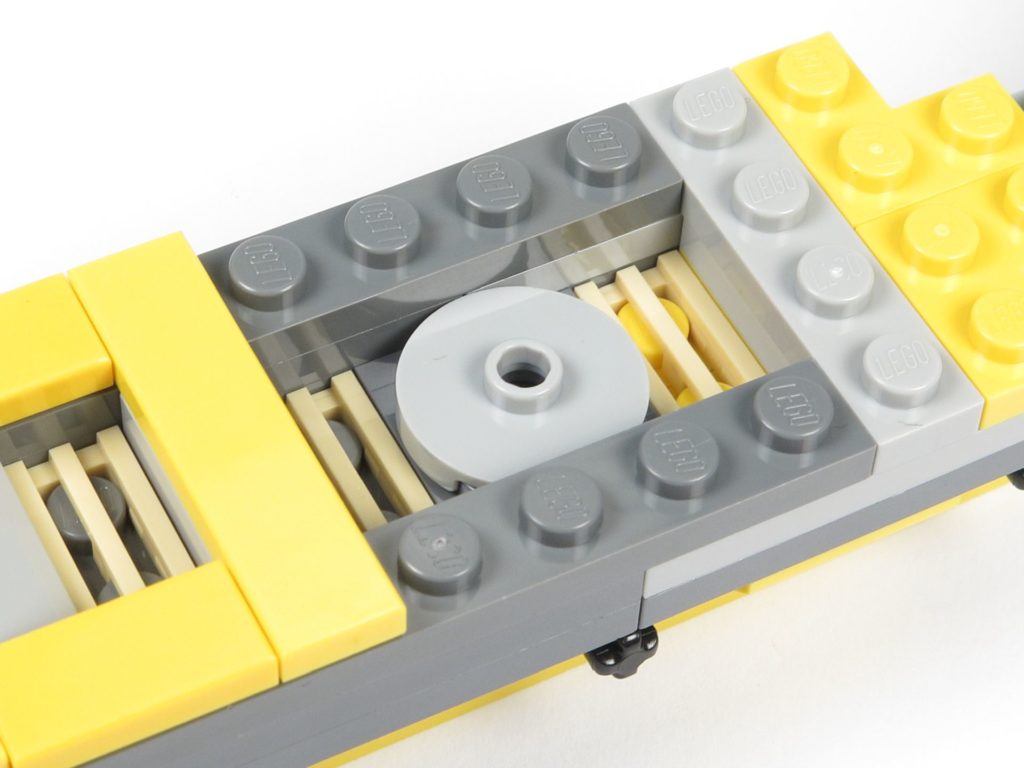 LEGO® Star Wars™ 75214 Bauabschnitt 1 - Befestigung R2-D2 | ©2018 Brickzeit