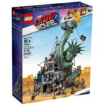 The LEGO Movie 2 - 70840 - Welcome to Apocalypseburg / Willkommen in Apokalypstadt - Titelbild | ®LEGO Gruppe