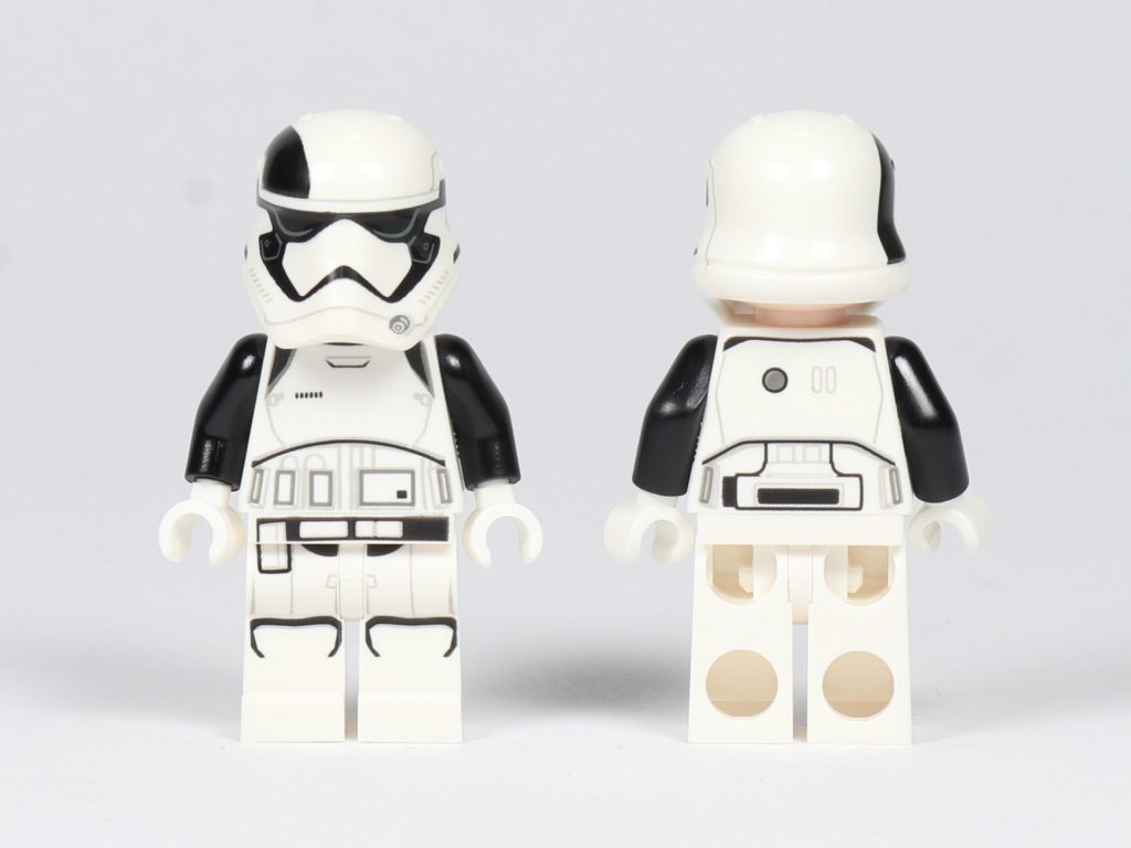 LEGO® Star Wars™ 75197 First Order Executioner Trooper, vorne u. hinten | ©2019 Brickzeit